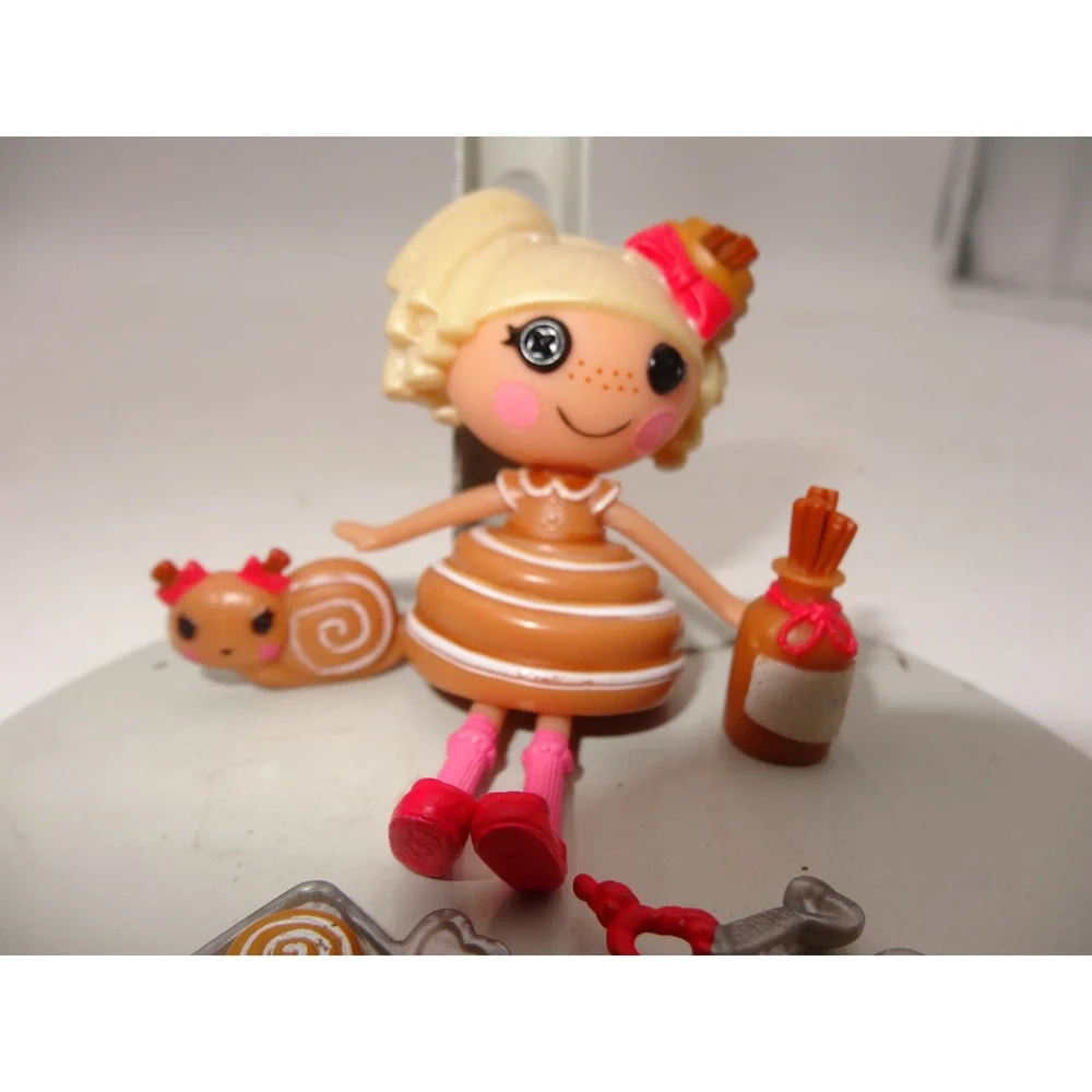 Lalaloopsy Mini Bun‎ Bun Sticky Icing Doll Series 8 Sew Cute Shoppes Set